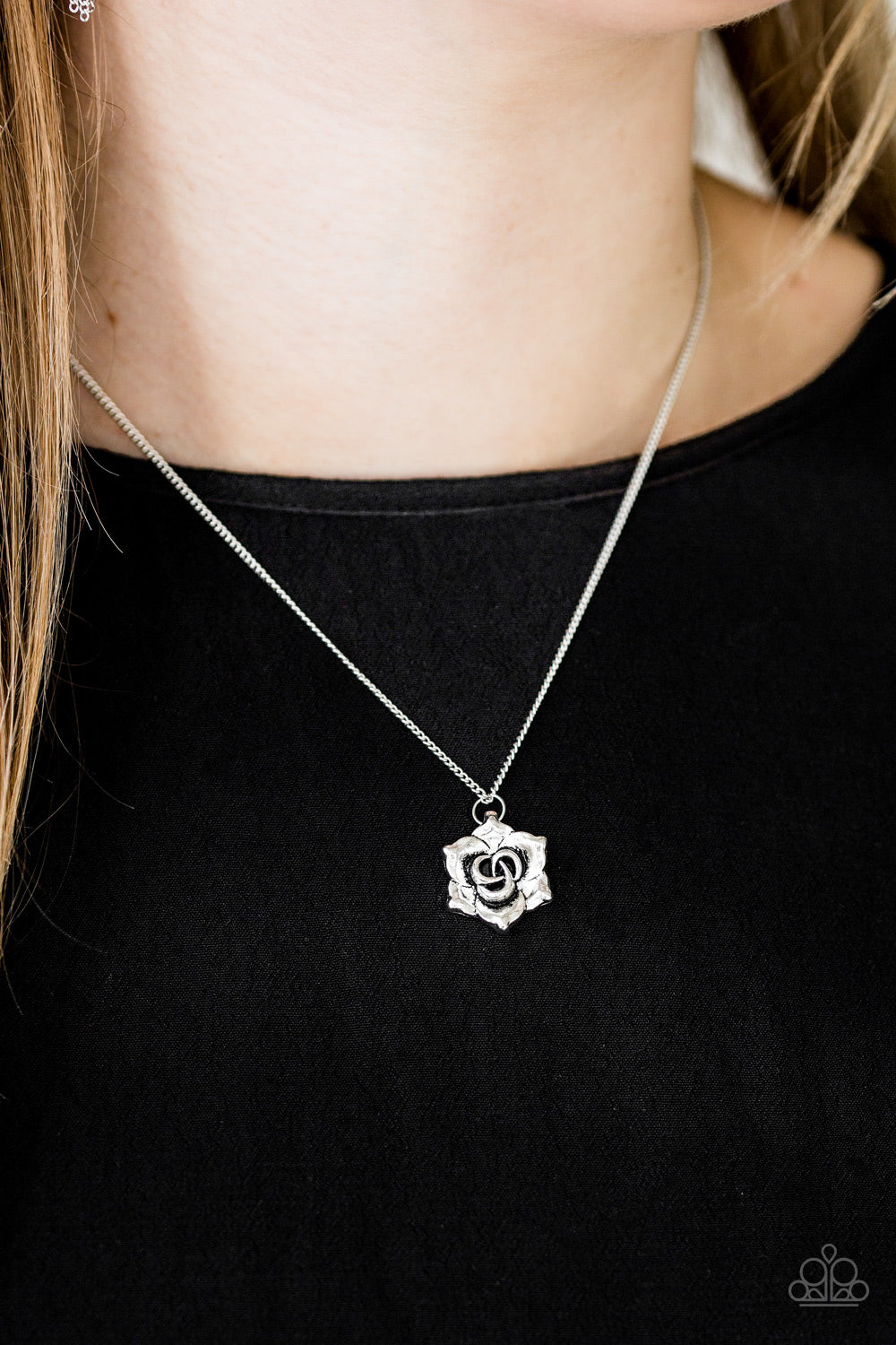 Paparazzi ♥ Primrose Path - Silver ♥  Necklace