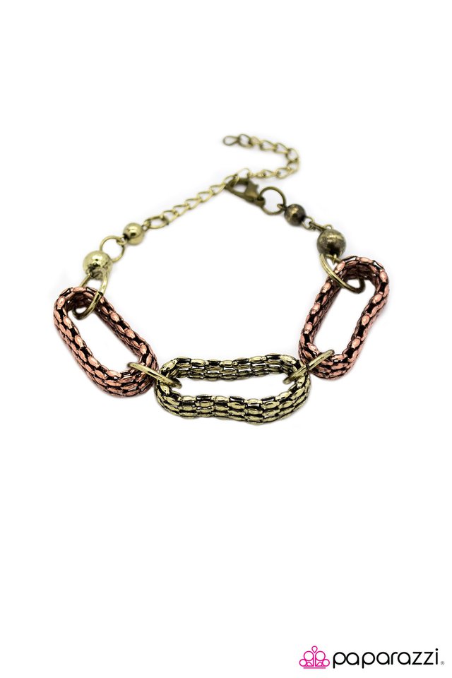 Paparazzi ♥ Down To Brass Tacks - Brass ♥ Bracelet