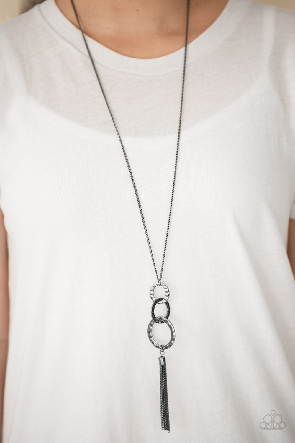 Paparazzi ♥ Dont BOLD Back! - Black ♥  Necklace