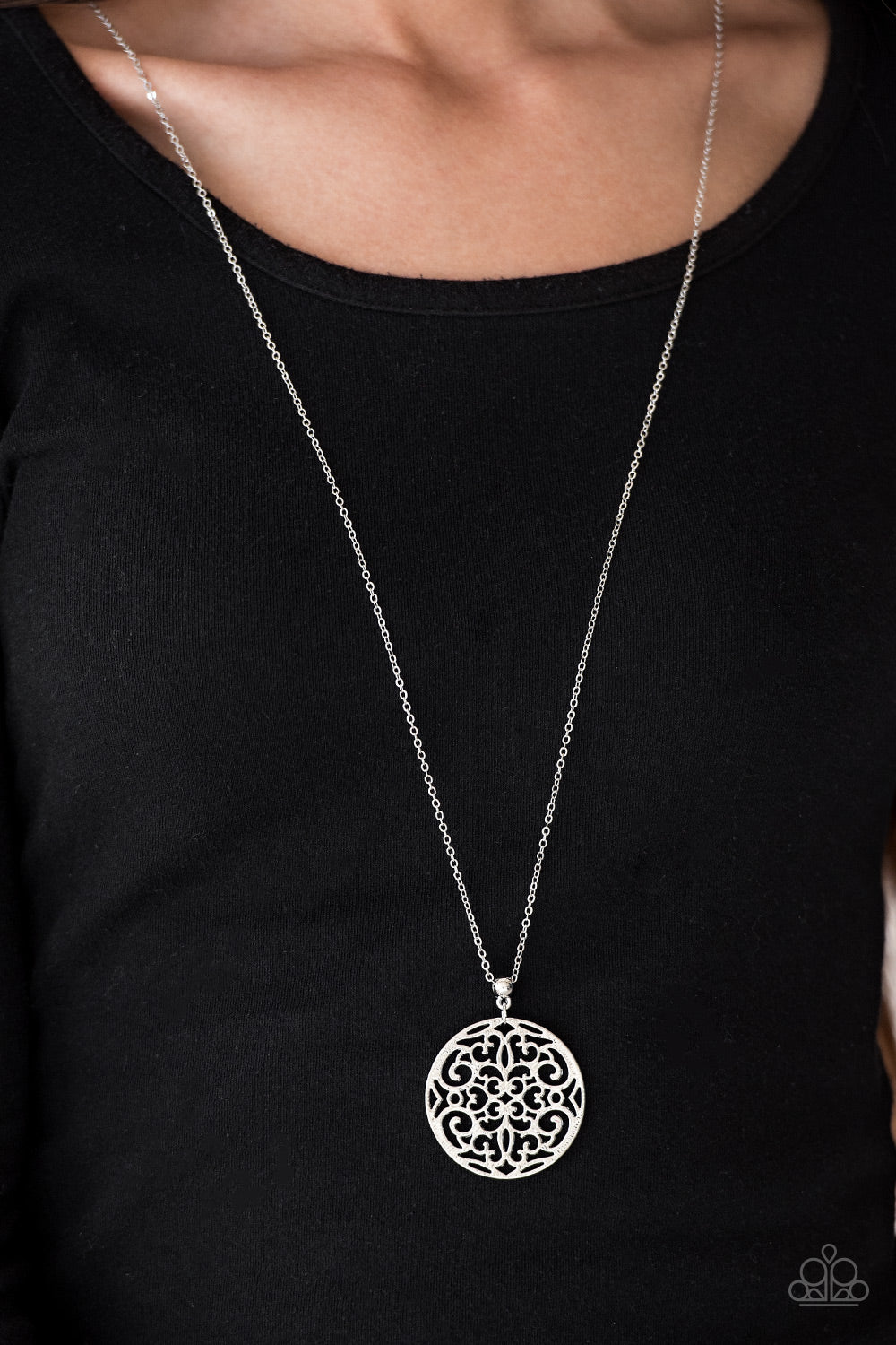 Paparazzi ♥ All About Me-dallion - Silver ♥  Necklace