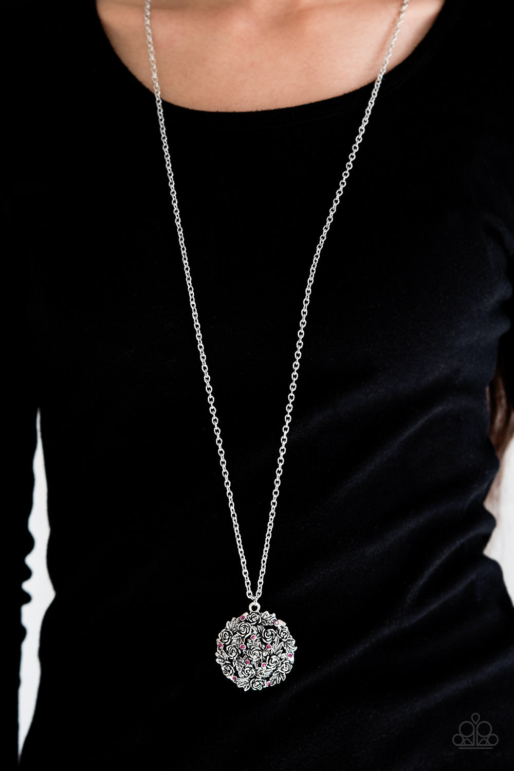 Paparazzi ♥ Royal In Roses - Pink ♥  Necklace