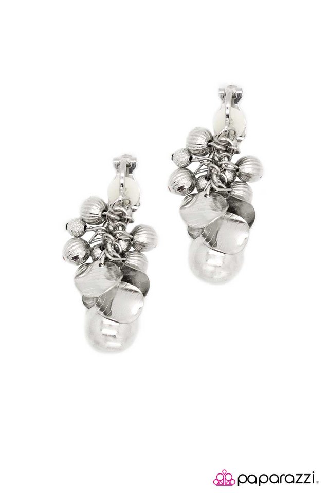Paparazzi ♥ In the Spotlight - Silver ♥ Earrings