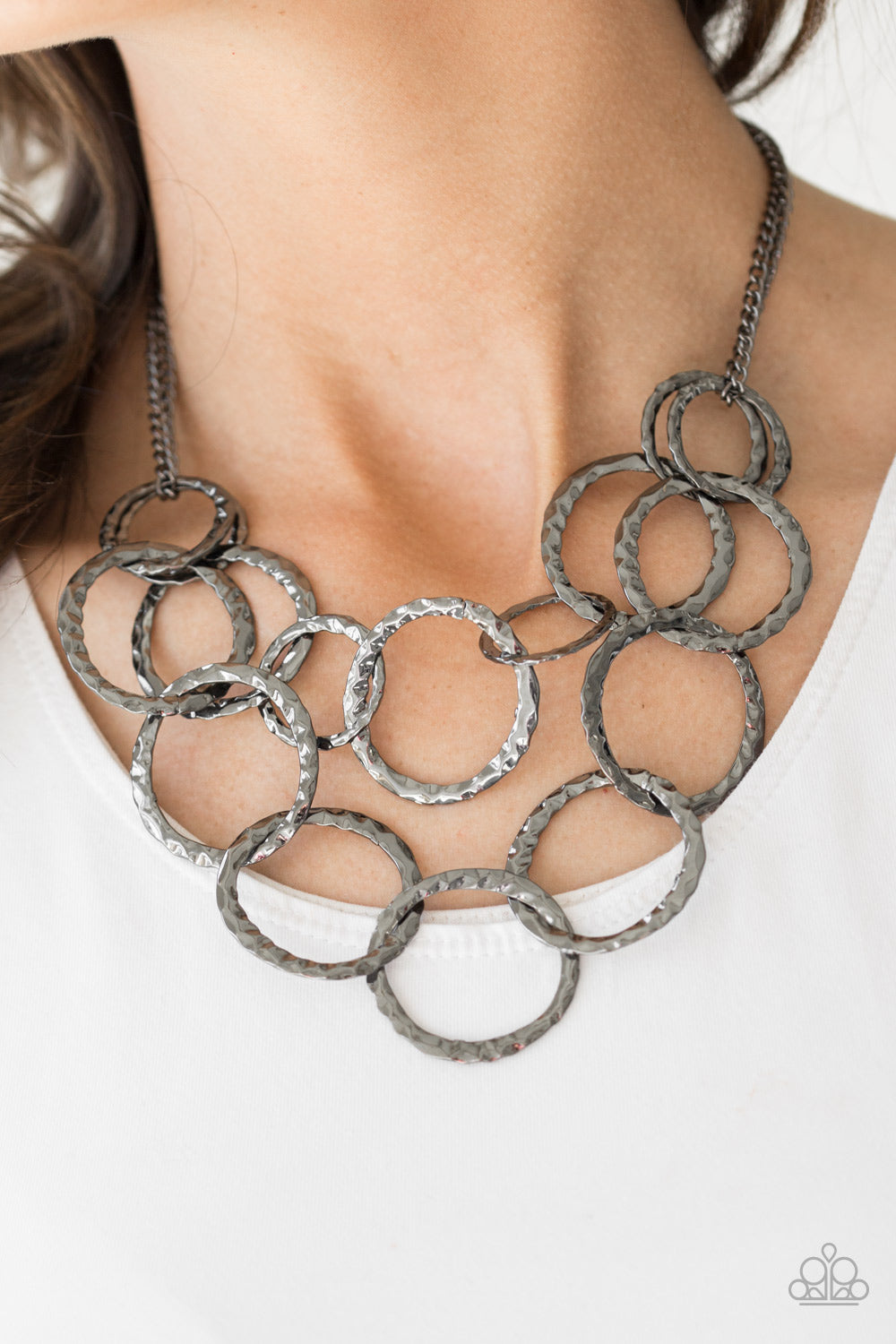 Paparazzi ♥ Radiant Ringmaster - Black ♥  Necklace