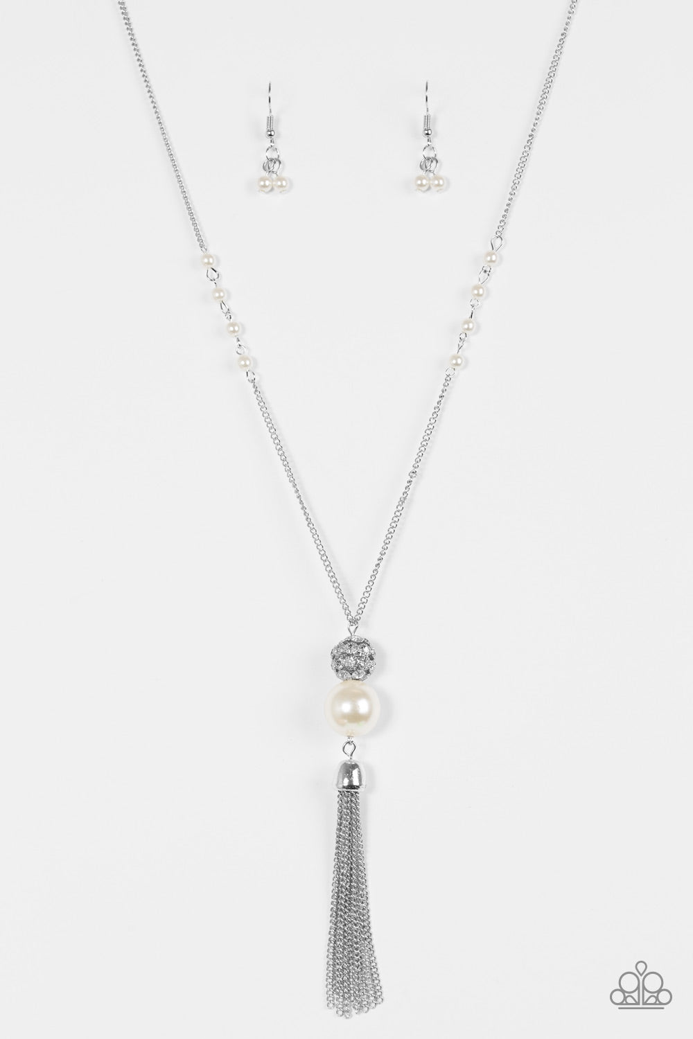 the-only-show-in-town-white-p2re-wtxx-286xx