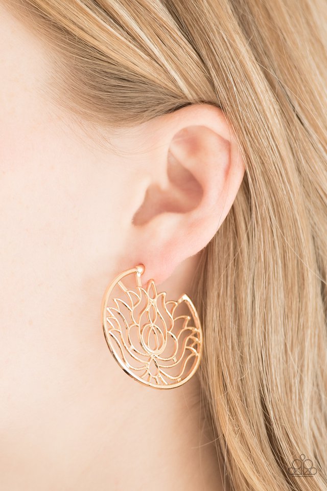 Paparazzi ♥ Lotus Legend - Gold ♥ Earrings