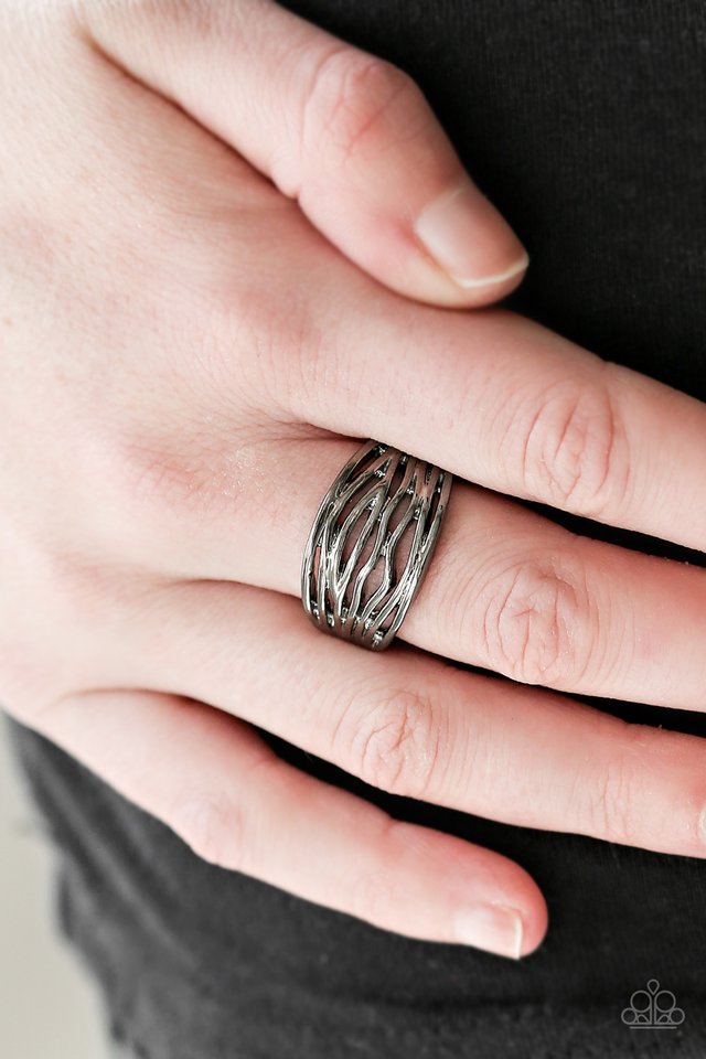 Paparazzi ♥ Rip Current - Black ♥ Ring