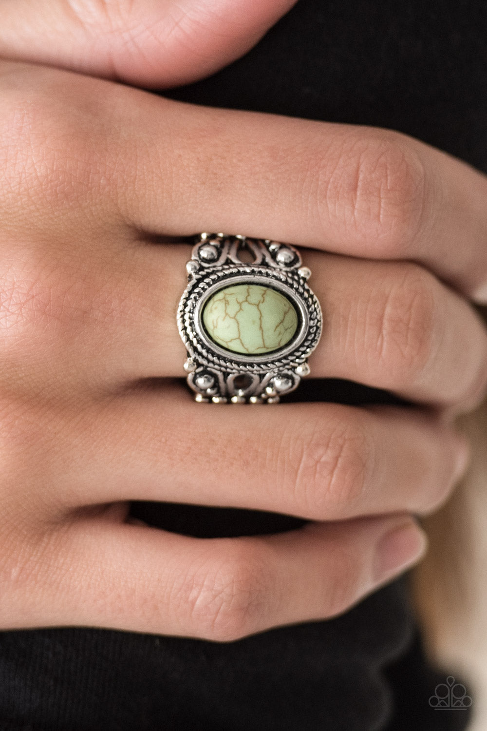Paparazzi ♥ Coyote Canyon - Green ♥  Ring