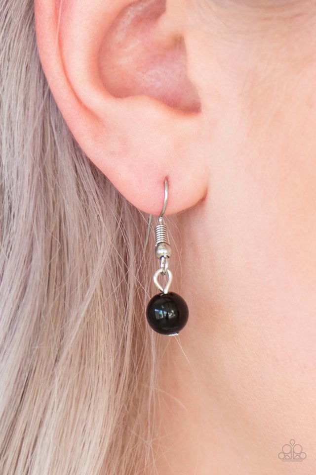 Paparazzi ♥ Rockefeller Romance - Black ♥ Necklace