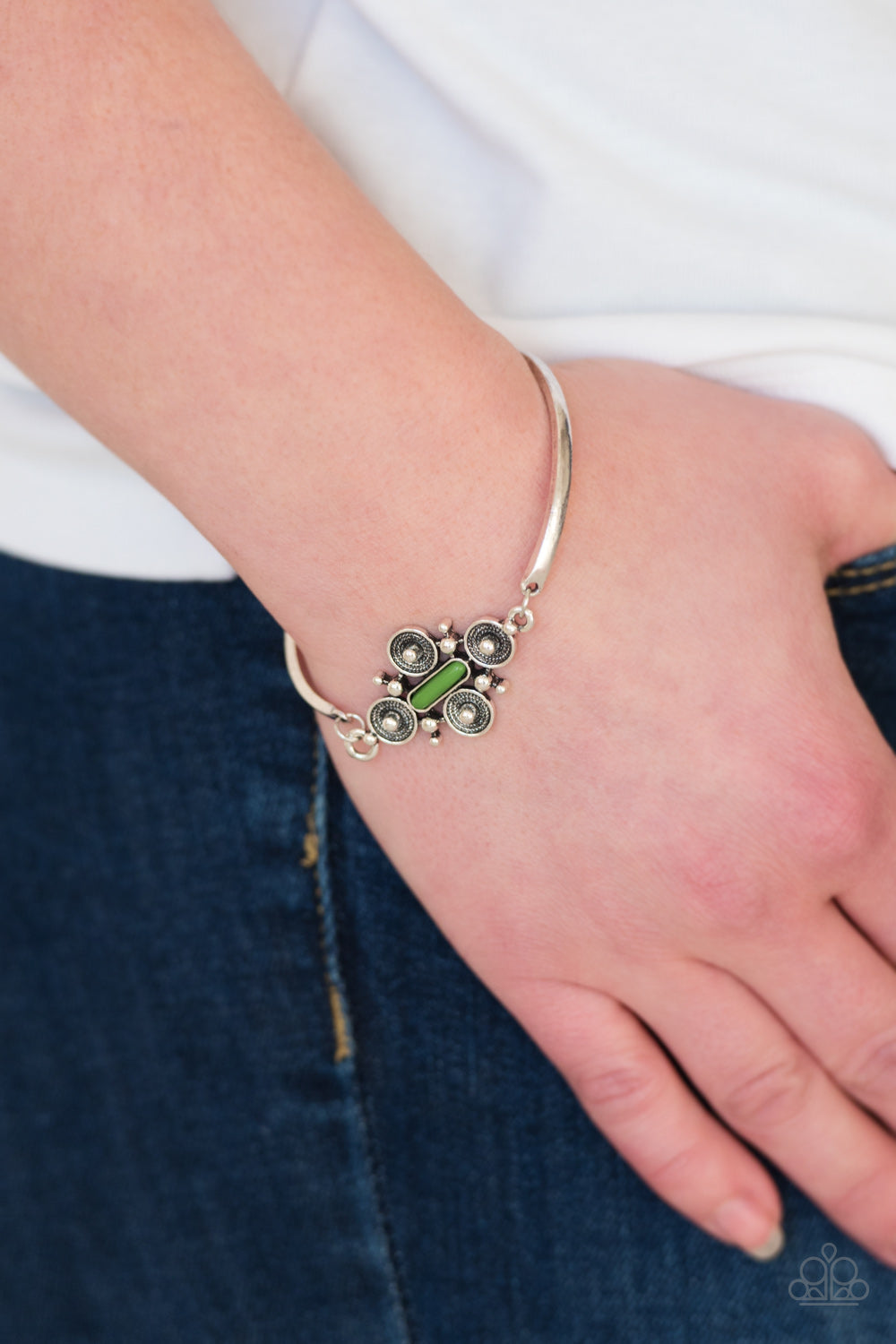 Paparazzi ♥ Mesa Flower - Green ♥  Bracelet