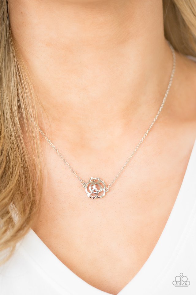 Paparazzi ♥ Pleasantly Primrose - Silver ♥ Necklace