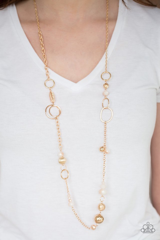 Paparazzi ♥ Too HAUTE To Handle - Gold ♥ Necklace