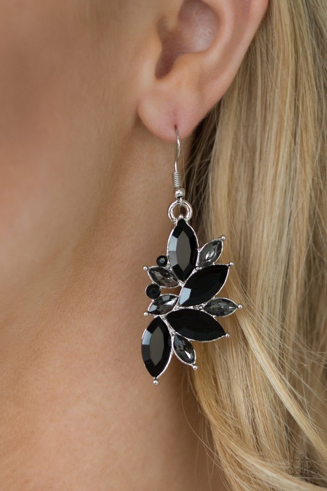 Paparazzi ♥ Vegas Vogue - Black ♥ Earrings