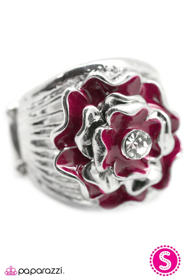 Paparazzi ♥ Elegance Unfolding - Pink ♥ Ring