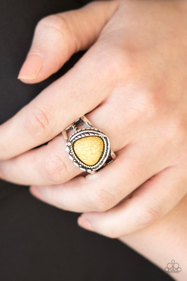 Paparazzi ♥ Cliff Climber - Yellow ♥ Ring