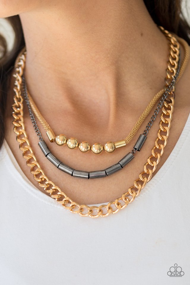 Paparazzi ♥ Metal Melee - Gold ♥ Necklace
