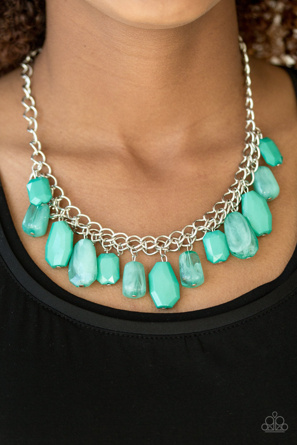 Paparazzi ♥ Glacier Goddess - Green ♥  Necklace
