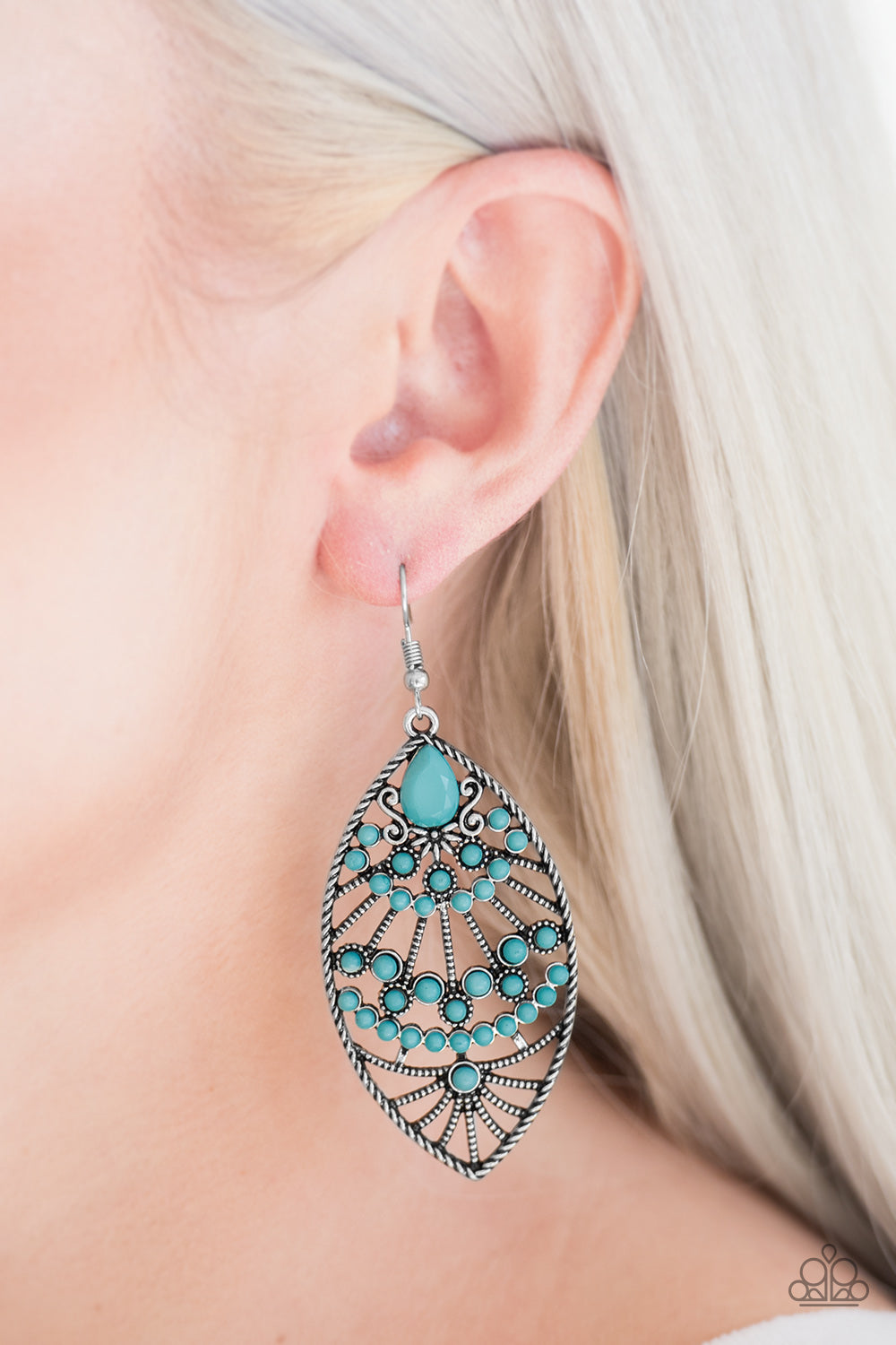 Paparazzi ♥ Eastern Extravagance - Blue ♥  Earrings