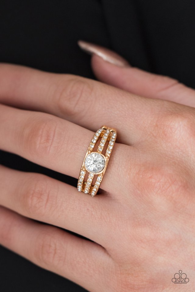 Paparazzi ♥ Champion Chic - Gold ♥ Ring