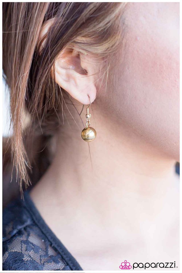 Paparazzi ♥ Golden Collision - Gold ♥ Necklace