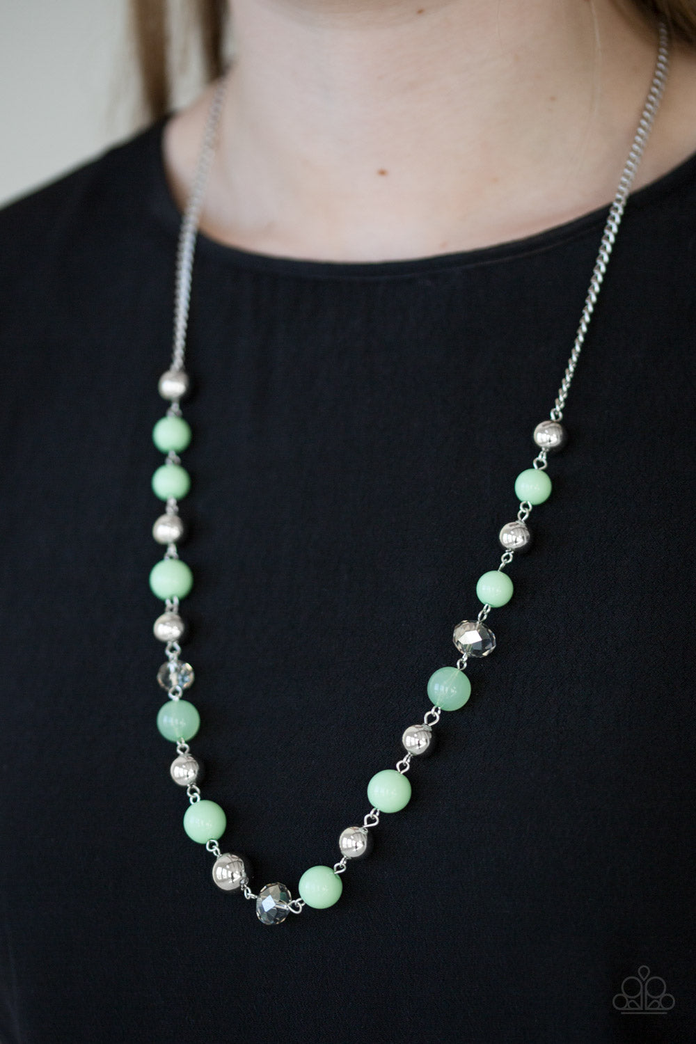 Paparazzi ♥ Weekend Getaway - Green ♥  Necklace