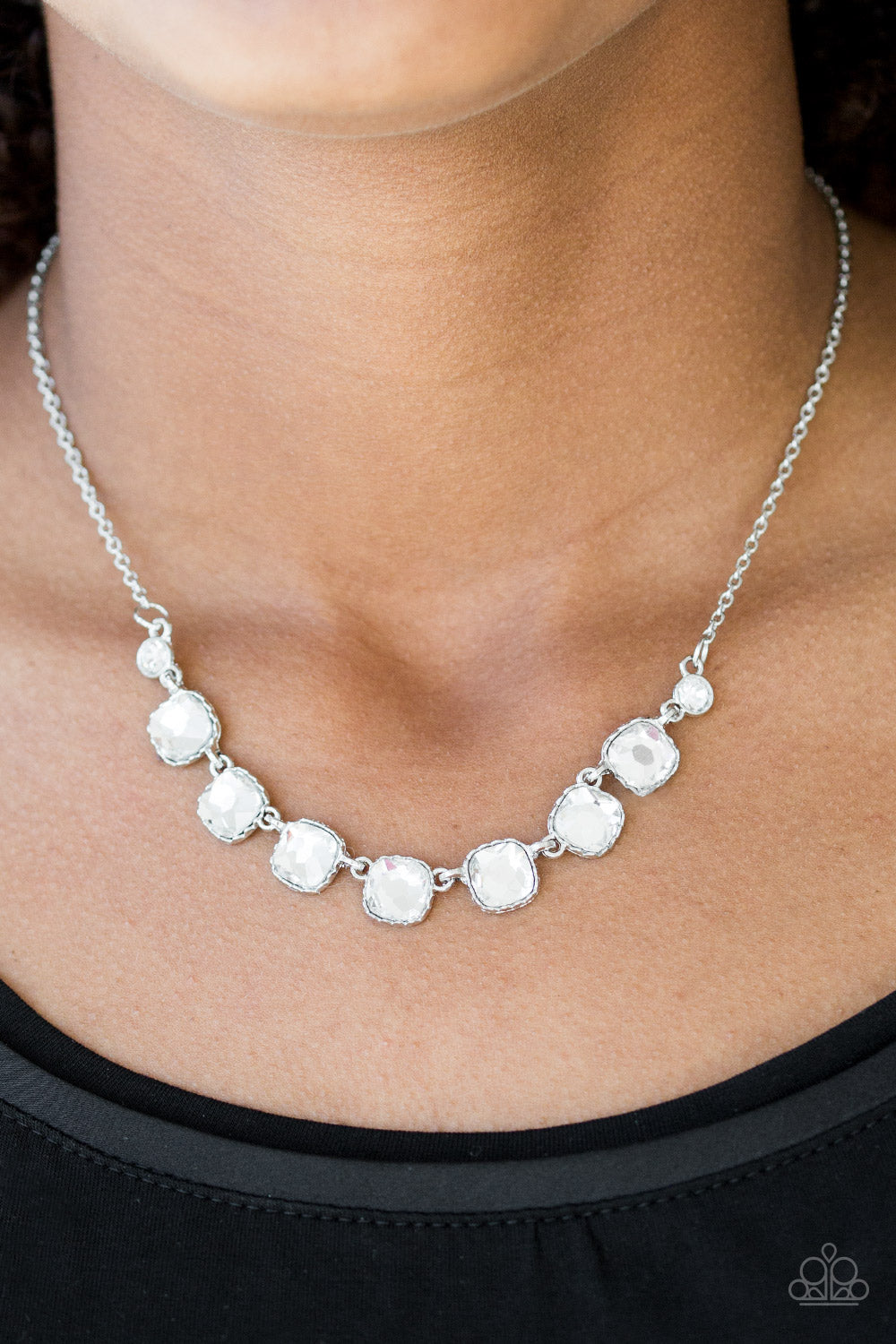 Paparazzi ♥ Deluxe Luxe - White ♥  Necklace