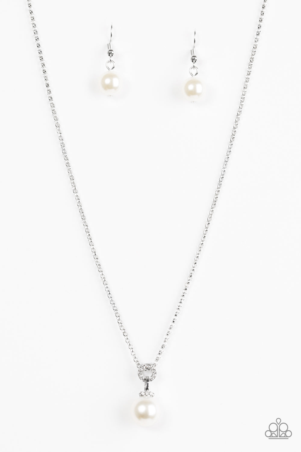 glamour-girl-white-p2re-wtxx-300xx