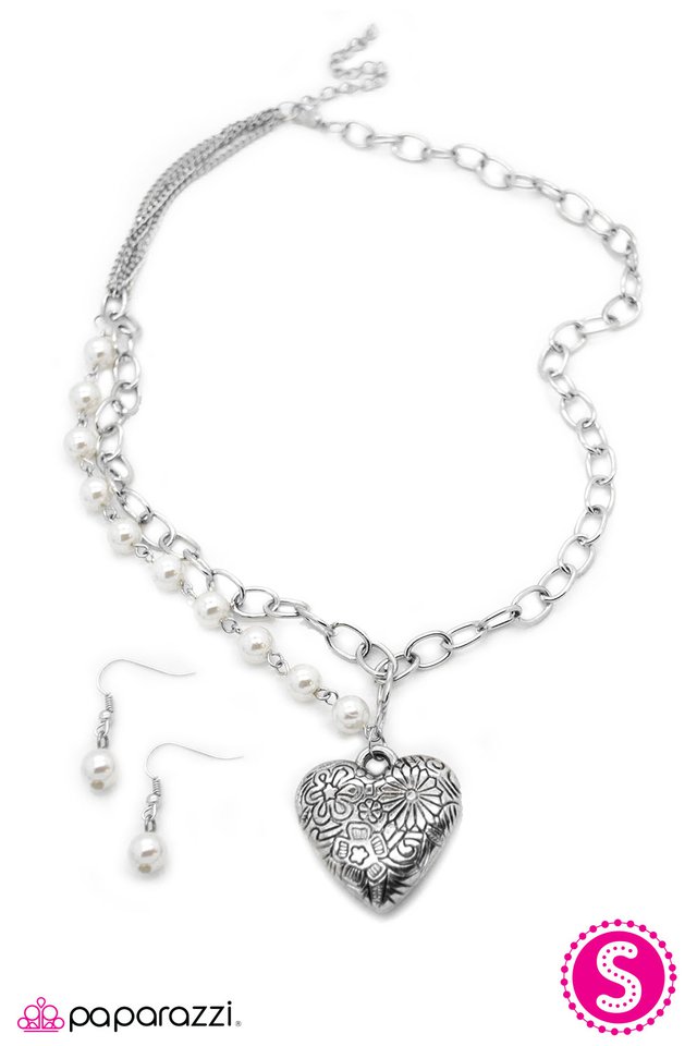 Paparazzi ♥ My Heart Is Set On You - White ♥ Necklace