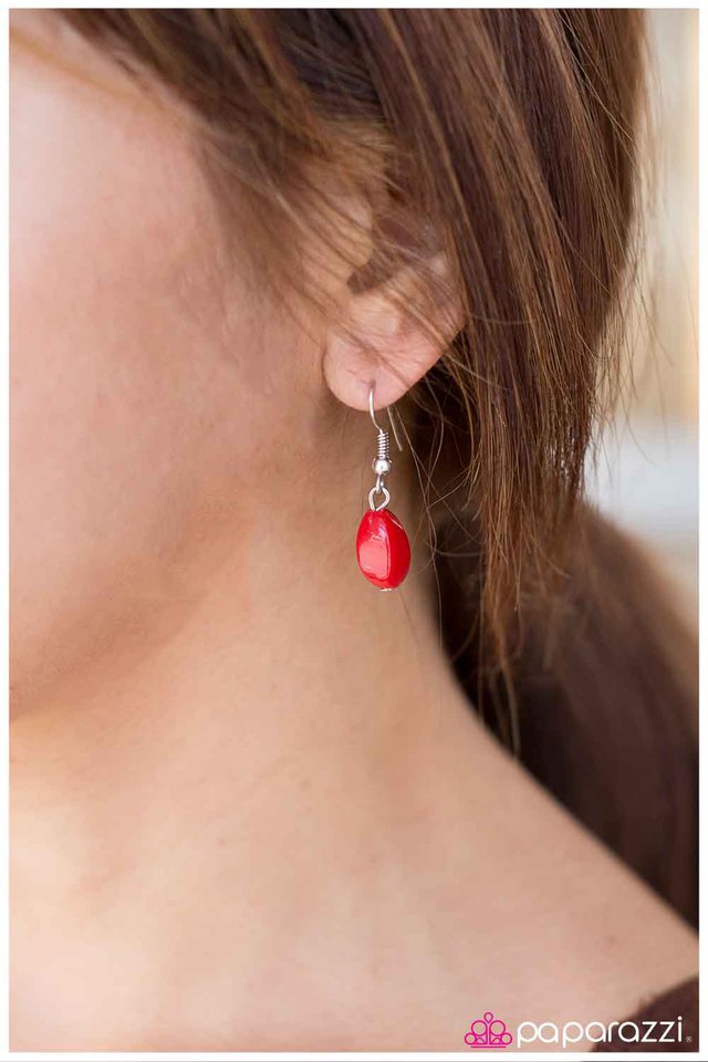 Paparazzi ♥ Take A Look At Me Now - Red ♥ Necklace