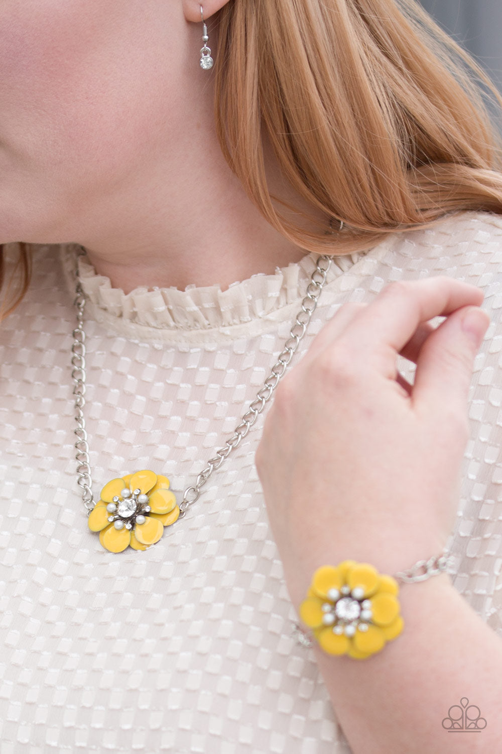 Paparazzi ♥ Hibiscus Hula - Yellow ♥  Necklace