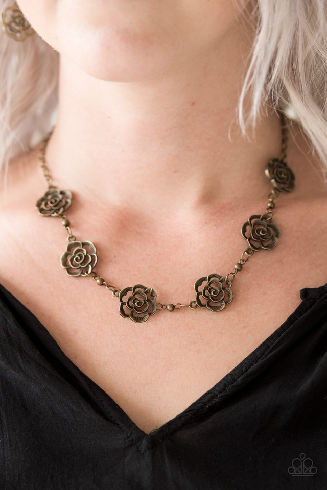 Paparazzi ♥ Rosebud Rapture - Brass ♥ Necklace