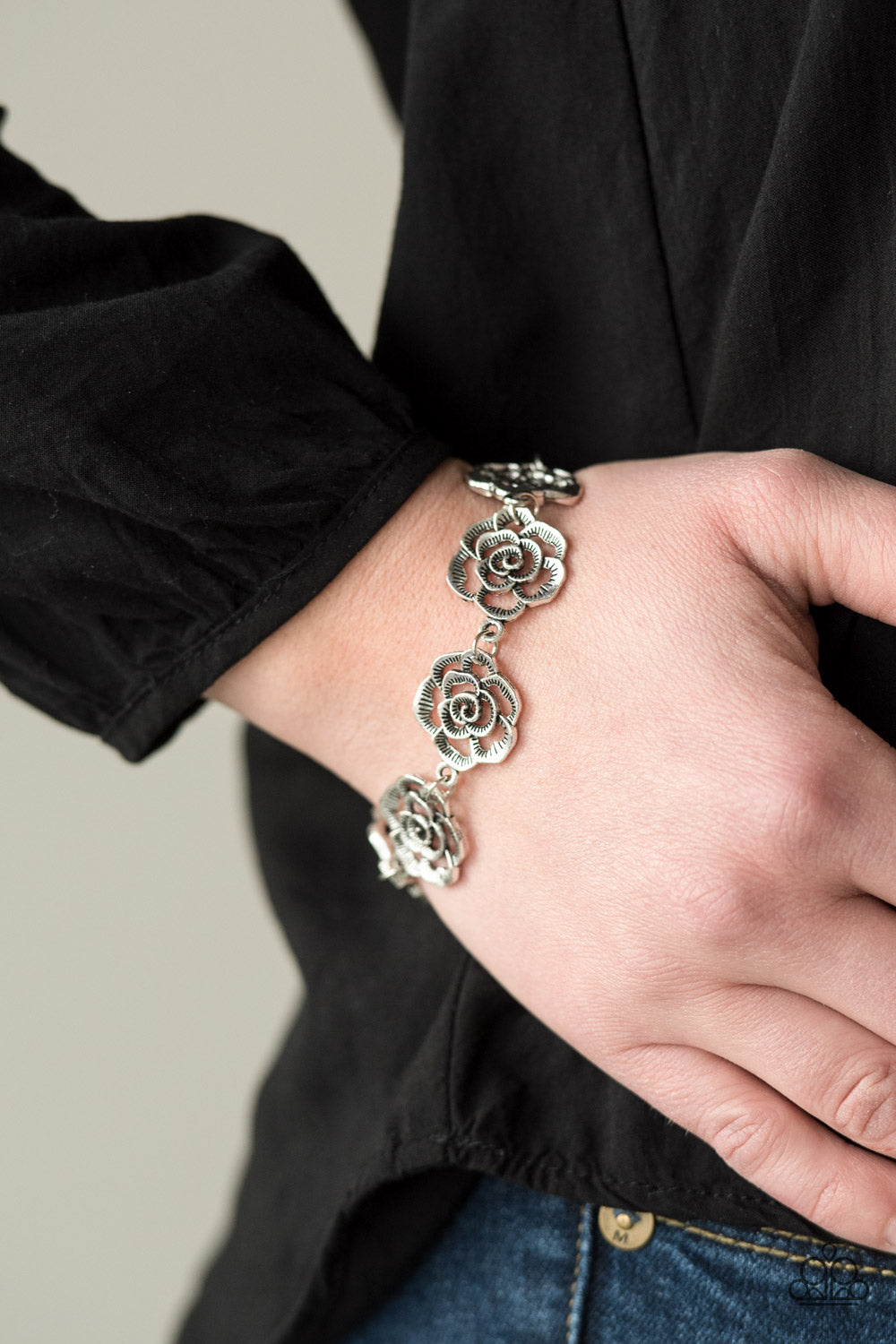 Paparazzi ♥ Nip It In The ROSEBUD - Silver ♥  Bracelet