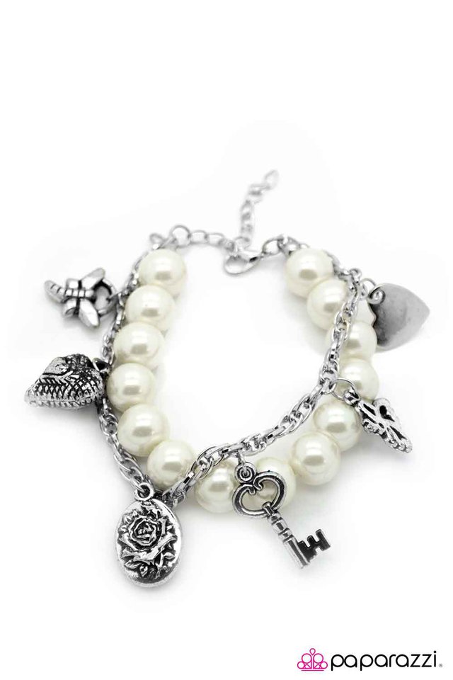Paparazzi ♥ Oh, So Charming - White ♥ Bracelet