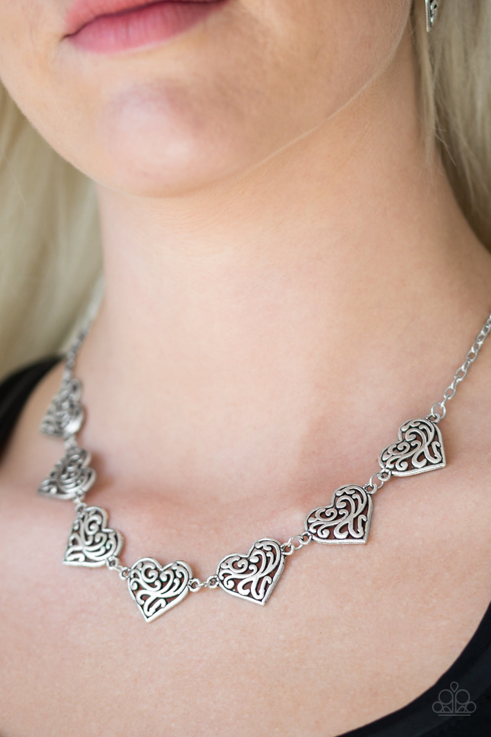 Paparazzi ♥ Heart Heaven - Silver ♥  Necklace