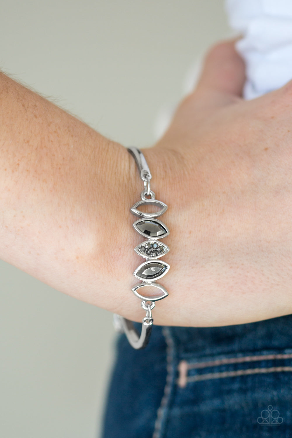 Paparazzi ♥ Money Dance - Silver ♥  Bracelet