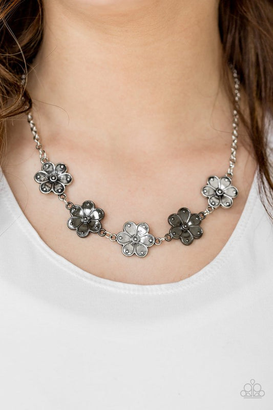 Paparazzi ♥ The Earth Laughs In Flowers - Black ♥ Necklace