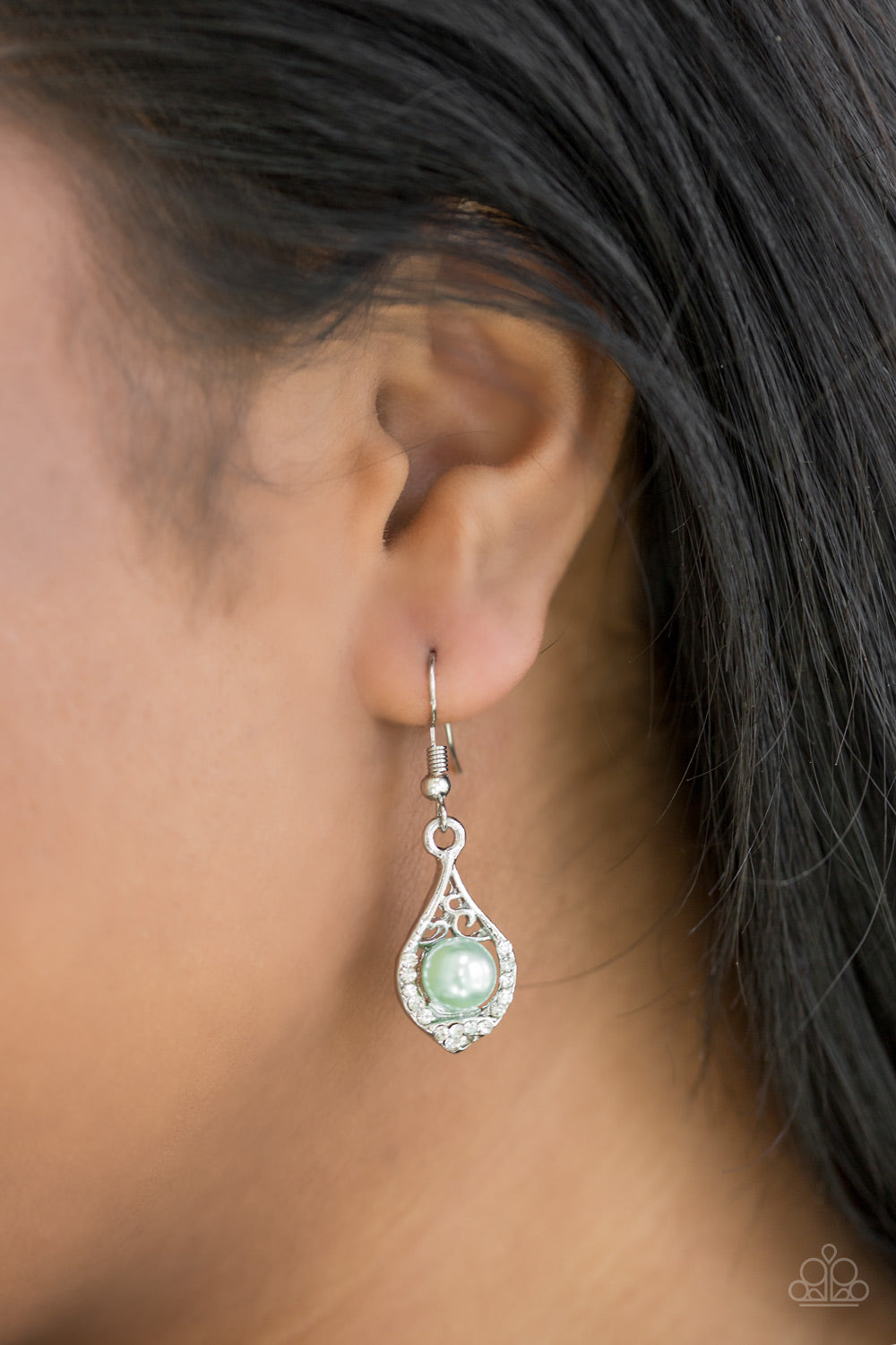 Paparazzi ♥ Westminster Waltz - Green ♥  Earrings