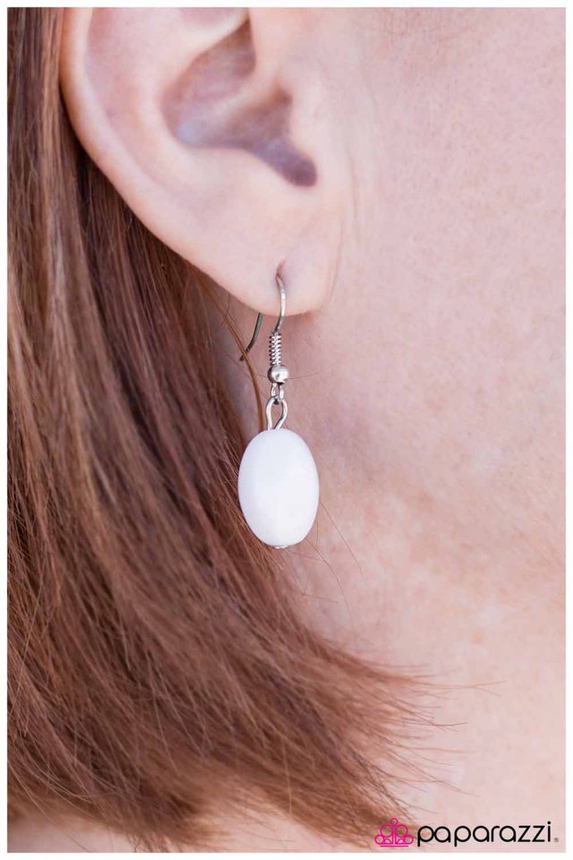 Paparazzi ♥ Egging Me On - White ♥ Necklace