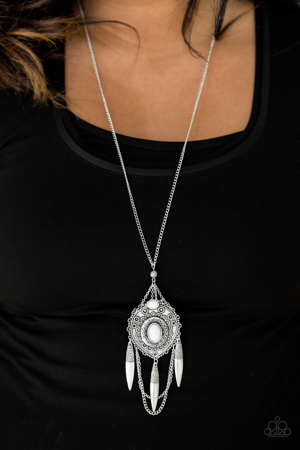 Paparazzi ♥ Cactus Canyon - White ♥  Necklace