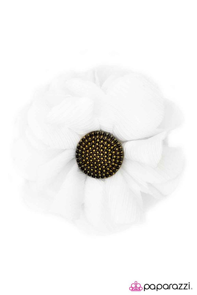 Paparazzi ♥ Playing For Keeps - White ♥ Hair Clip