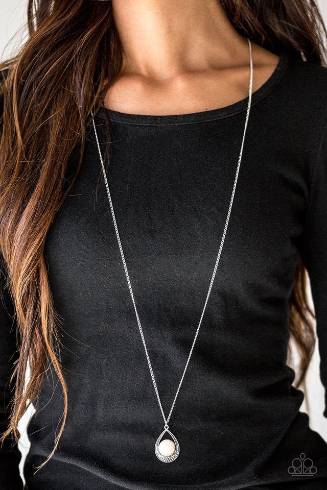 Paparazzi ♥ Rio Rancho Resplendence - White ♥ Necklace