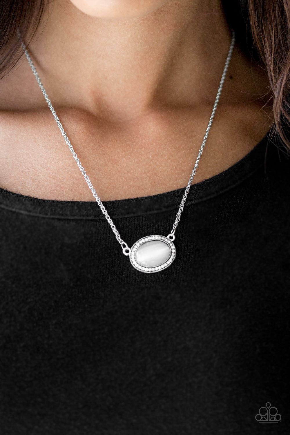 Paparazzi ♥ Anything GLOWS - White ♥  Necklace