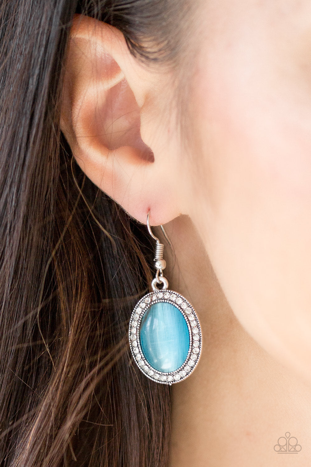 Paparazzi ♥ Just GLOWS To Show - Blue ♥  Earrings