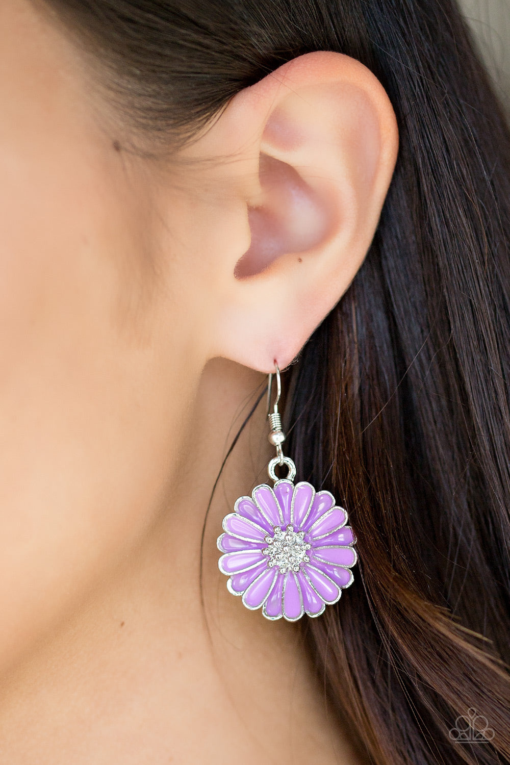 Paparazzi ♥ Distracted By Daisies - Purple ♥  Earrings