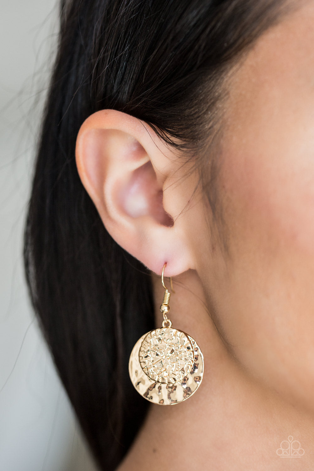 Paparazzi ♥ Texture Tribute - Gold ♥  Earrings