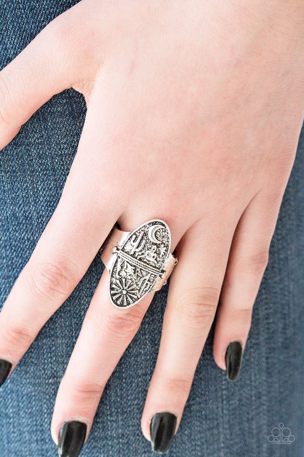 Paparazzi ♥ Desert Paradise - Silver ♥  Ring