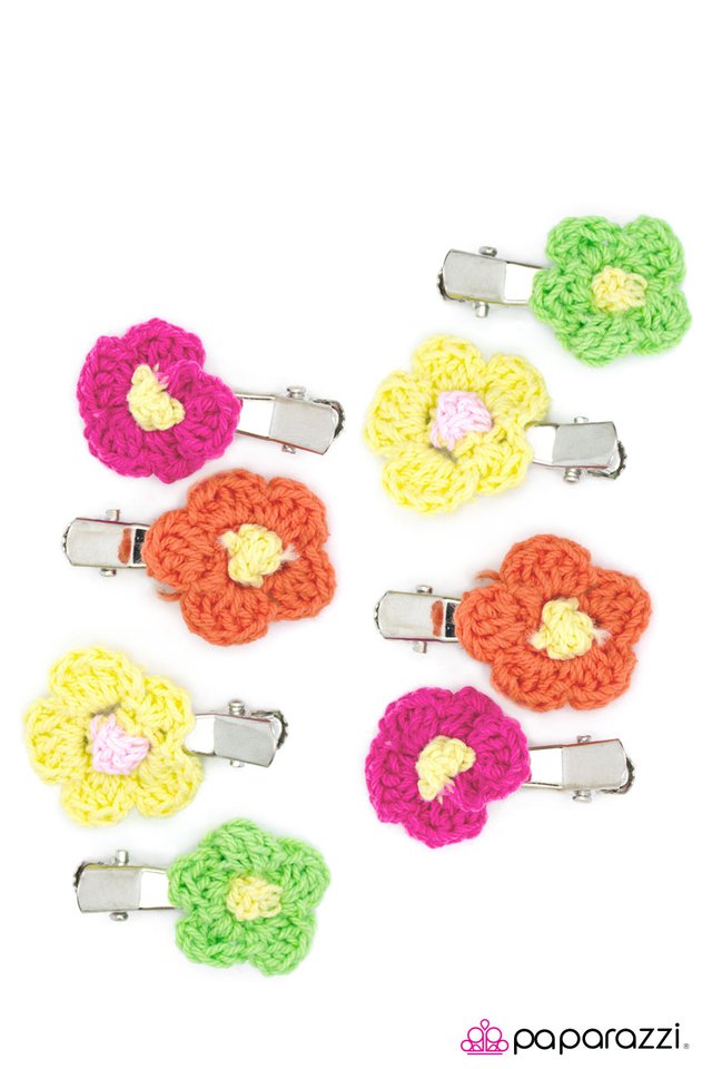 Paparazzi ♥ Close Knit - Multi ♥ Hair Clip