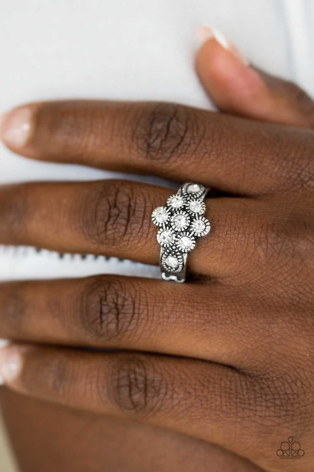 Paparazzi ♥ Garland Glamour - White ♥  Ring