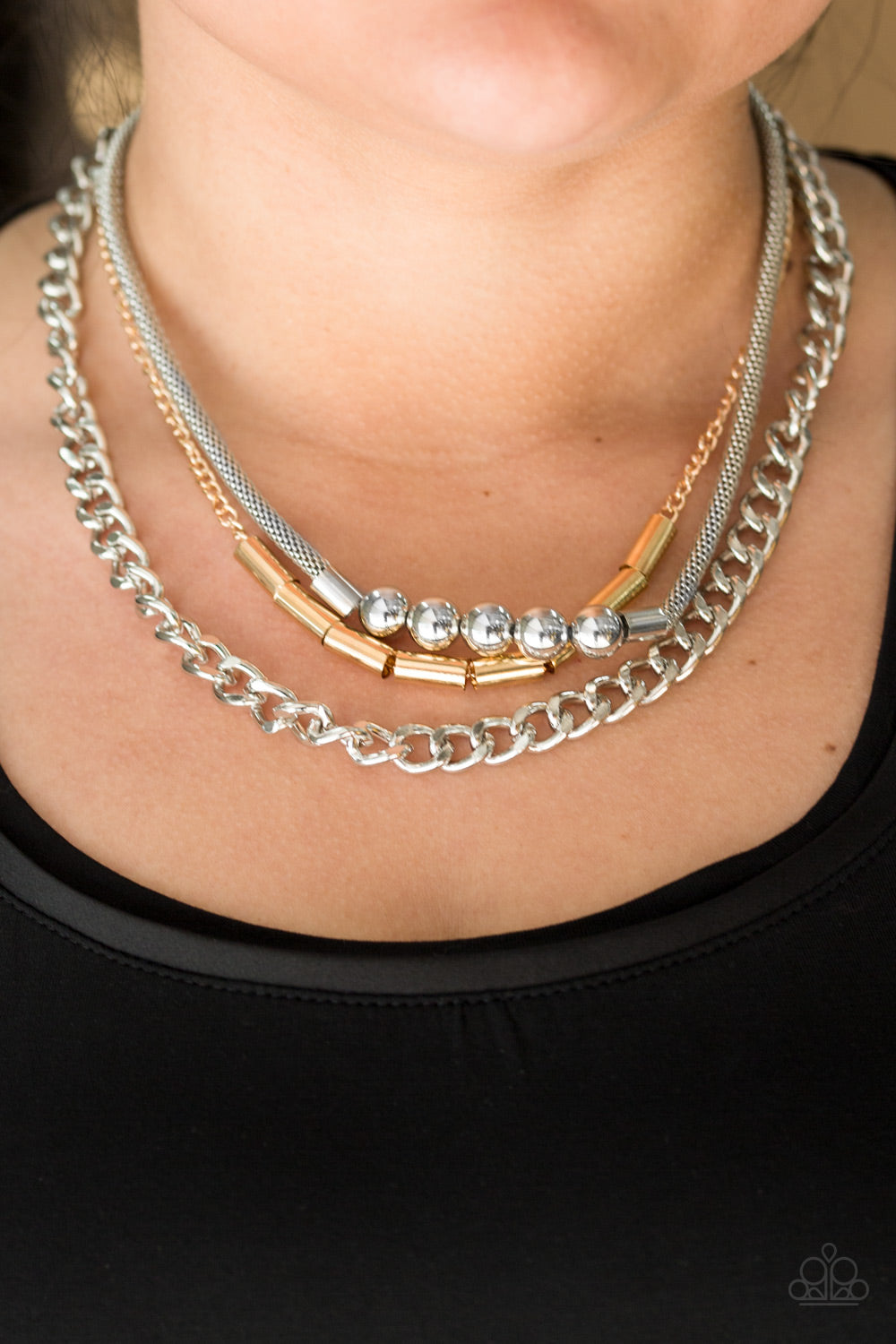 Paparazzi ♥ Metal Melee - Silver ♥  Necklace