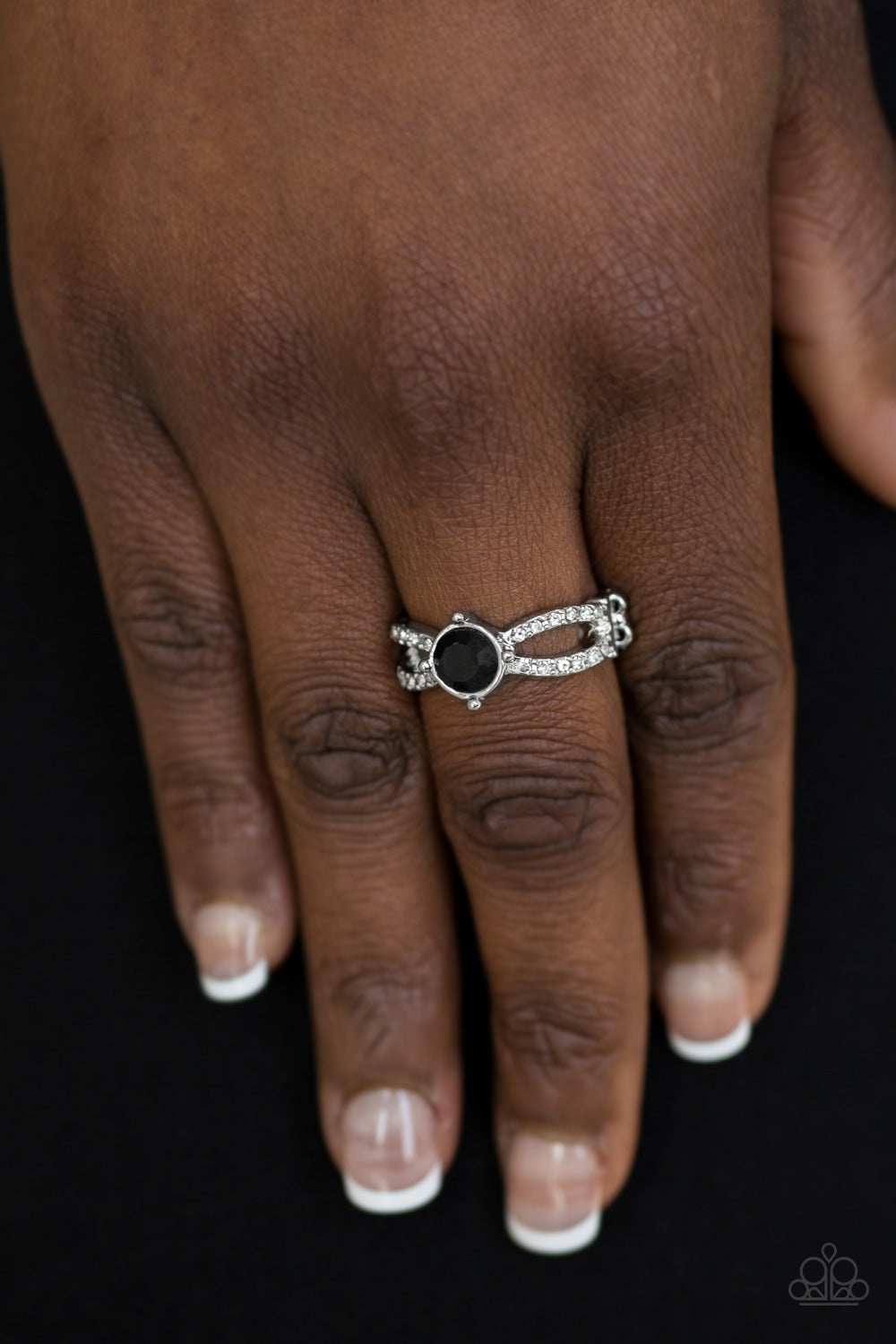 Paparazzi ♥ Ever Elegant - Black ♥  Ring