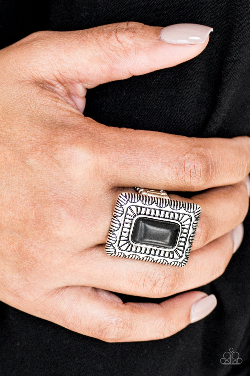Paparazzi ♥ Tumbleweed Deserts - Black ♥  Ring